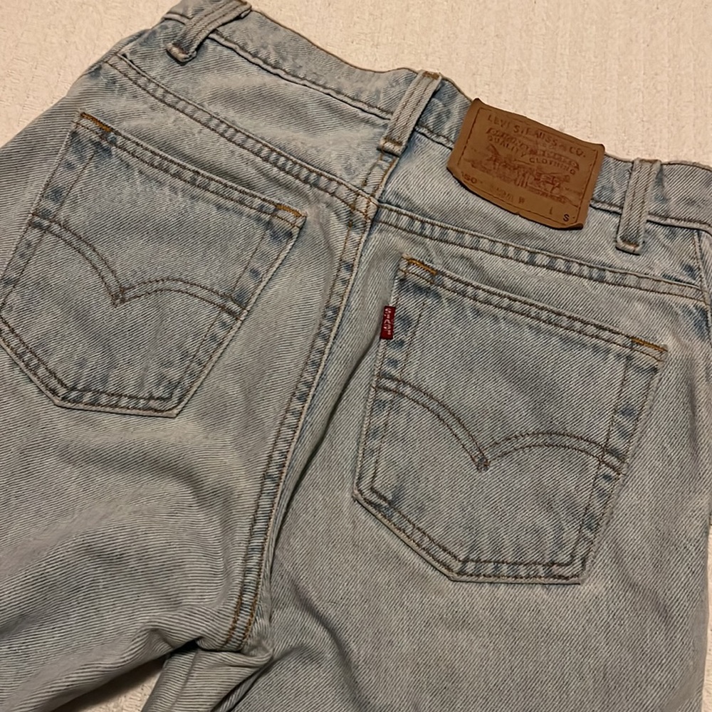 Levi's 550 High Rise Light Wash Vintage Denim Mom Jeans - Picture 3 of 8